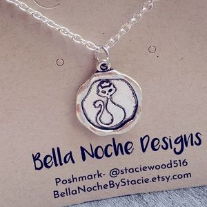 Handmade 18” silver necklace w/cat pendant